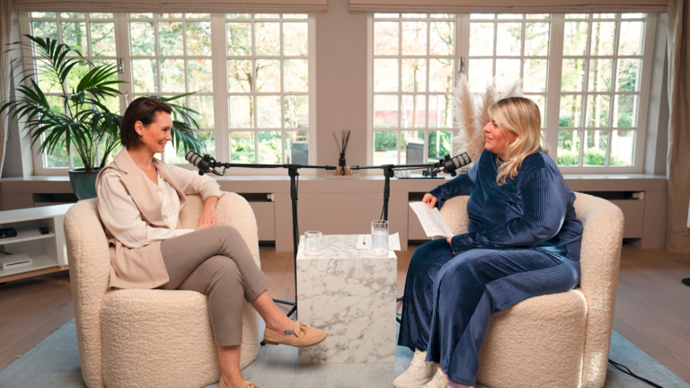 Burn-out, beauty, en business coaching als alleenstaande mama: het verhaal van Stephanie van @desalonplanner