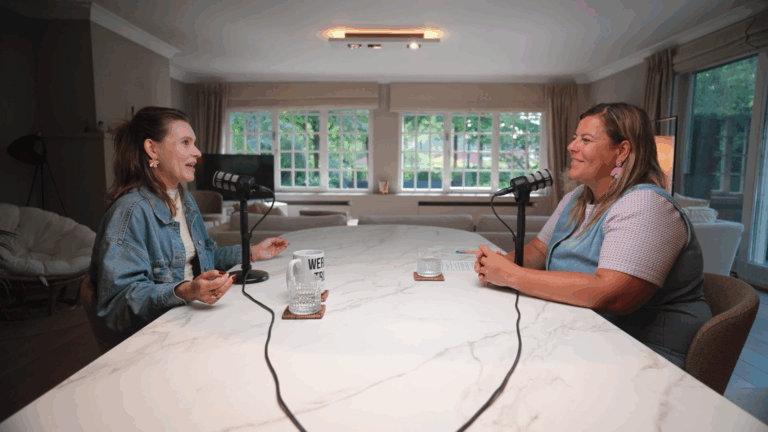 “Je bent niet je imperfecties”: hoe confidence coach & performer @karlienvancutsem haar onzekerheden overwon en viral ging met haar dansvideo’s